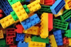 Polisi China Gerebek Pabrik Lego Palsu di Shenzhen