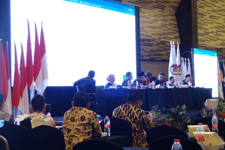 Suasana proses penghitungan suara Pemilu 2024 tingkat Provinsi Lampung di Hotel Novotel, 6-8 Maret 2024.