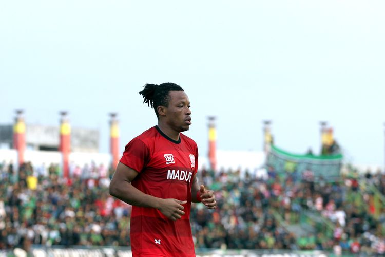 Pemain asing Madura United asal Ghana, Emmanuel Oti Essigba.