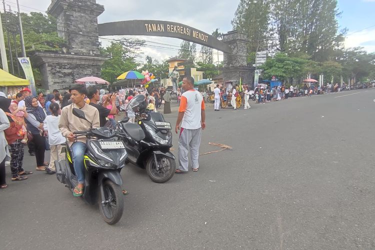 Jalur Mendut-Borobudur Ditutup Buntut Kirab Waisak, Tukang Ojek Dadakan Raup Cuan