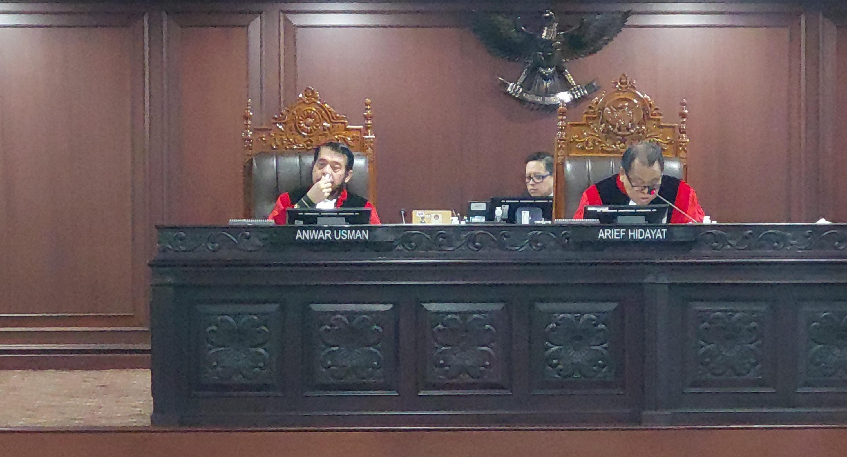 Hakim MK Ceramahi Kuasa Hukum Partai Aceh karena Telat Revisi Permohonan