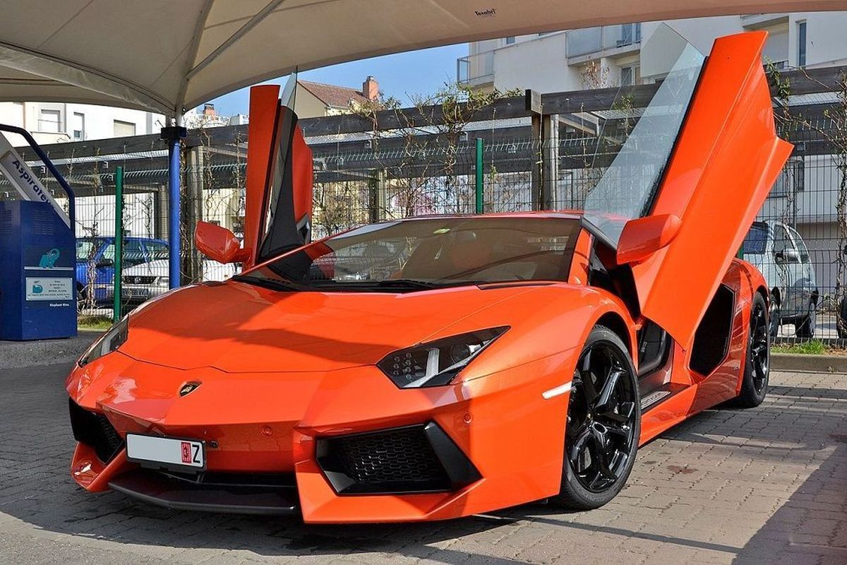 Lamborghini Aventador
