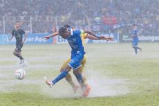 PSBS Biak Vs Semen Padang Sempat Terhenti Genangan Air, Biak Unggul 2-0