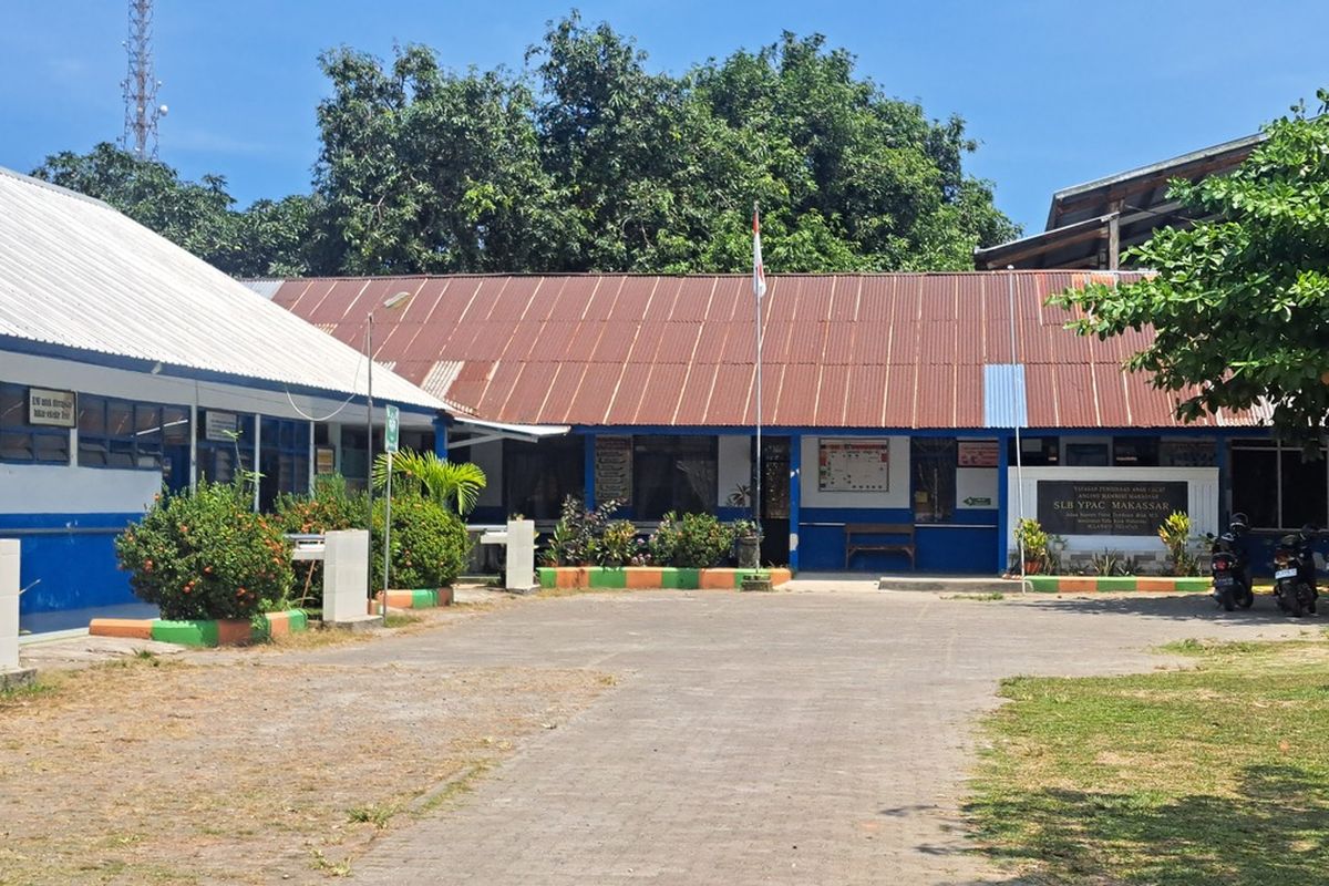 SLB YPAC Anging Mammiri Makassar yang terletak di Jl Kapten Piere Tendean, Kecamatan Tallo, Kota Makassar, Sulawesi Selatan (Sulsel) Sekolah yang terletak di Jl Kapten Piere Tendean, Kecamatan Tallo, Kota Makassar