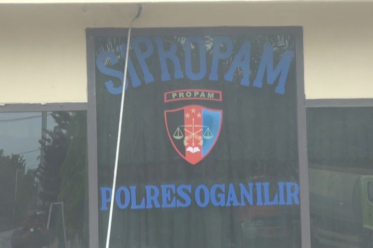 Ruang Sipropam Polres Ogan Ilir tempat pemeriksaan kedelapan belas personel Polsek Pemulutan Ogan Ilir oleh Provost Polres Ogan Ilir dan Polda Sumsel dilaksanakan