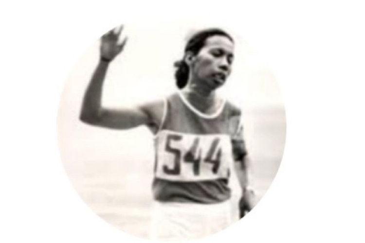 Legenda atletik Indonesia, Carolina Rieuwpassa, semasa aktif sebagai atlet Tanah Air.