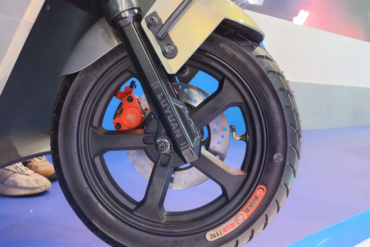 Electro E-Rover yang meluncur di PEVS 2025