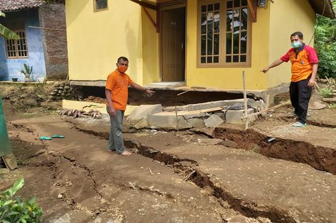 Penyebab Tanah Bergerak, Tak Cuma karena Faktor Alam