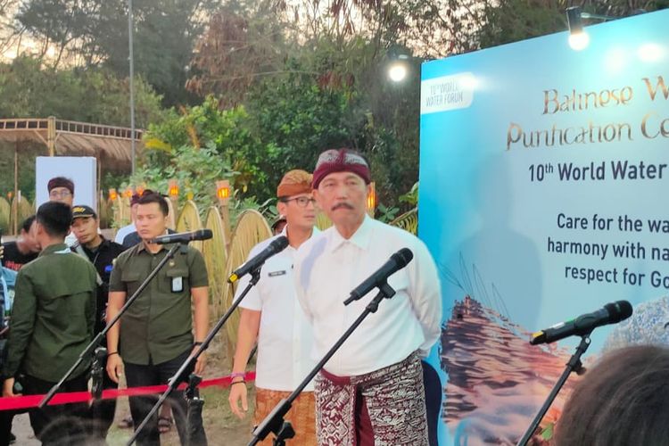 Menteri Koordinator Bidang Maritim dan Investasi Luhut Binsar Panjaitan saat menghadiri rangkaian acara jelang World Water Forum di Bali, Sabtu (18/5/2024).