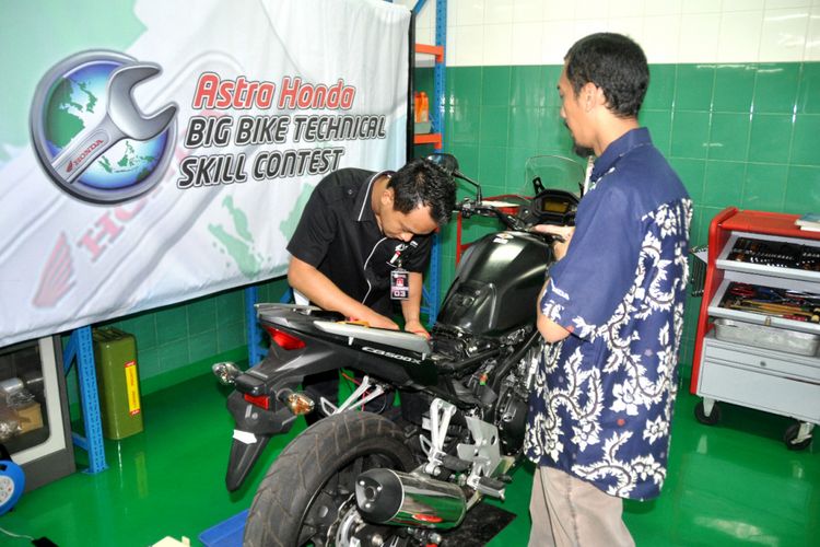 Proses penilaian peserta Astra Honda Technical Skill Contest 2018