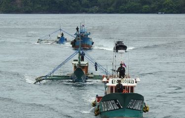 Indonesia Seizes Six Illegal Fishing Boats in Natuna, Sulawesi