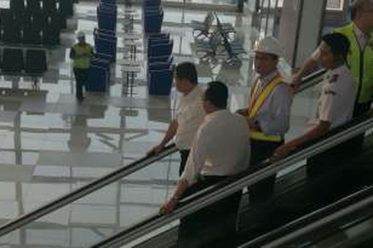 Menteri Perhubungan Ignasius Jonan saat meninjau Terminal 3 Ultimate Bandara Internasional Soekarno-Hatta, Tangerang, Selasa (14/6/2016)