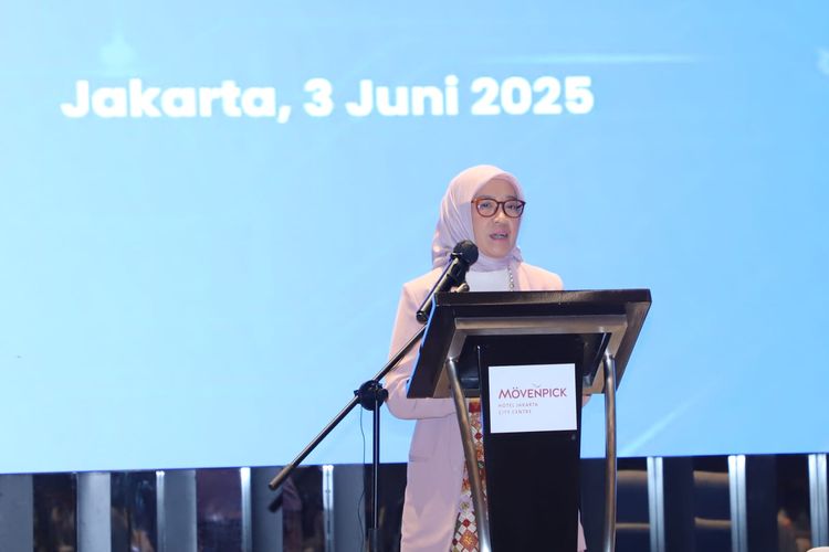 Menteri Pendayagunaan Aparatur Negara dan Reformasi Birokrasi (PANRB) Rini Widyantini saat memberikan sambutan pada Workshop Nasional Pencegahan Konflik Kepentingan di Sektor Publik di Jakarta, Selasa (3/6/2025). 