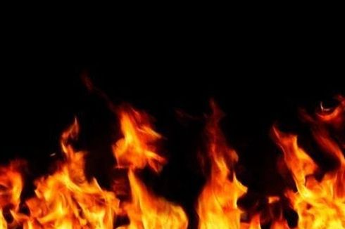 20 Kios Pasar Kayu Jati Rawamangun Terbakar