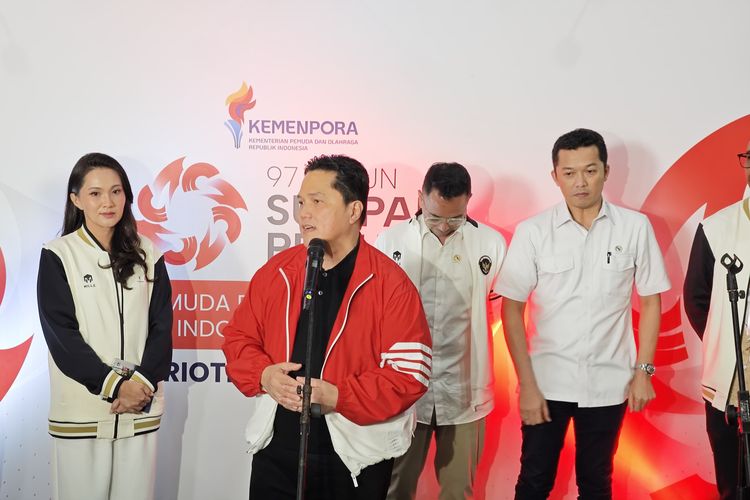 Menpora Erick Thohir bersama Wamenpora Taufik Hidayat beserta Stafsus Presiden Raffi Ahmad dan Gubernur Maluku Utara Sherly Tjoanda