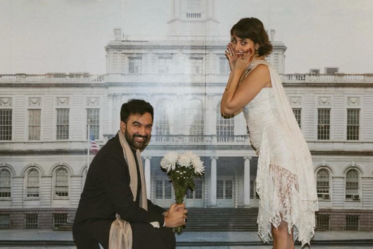 Rama Duwaji, Gen Z pertama yang jadi istri wali kota New York, menarik perhatian dengan prestasi seni dan gaya fashion kreatifnya.