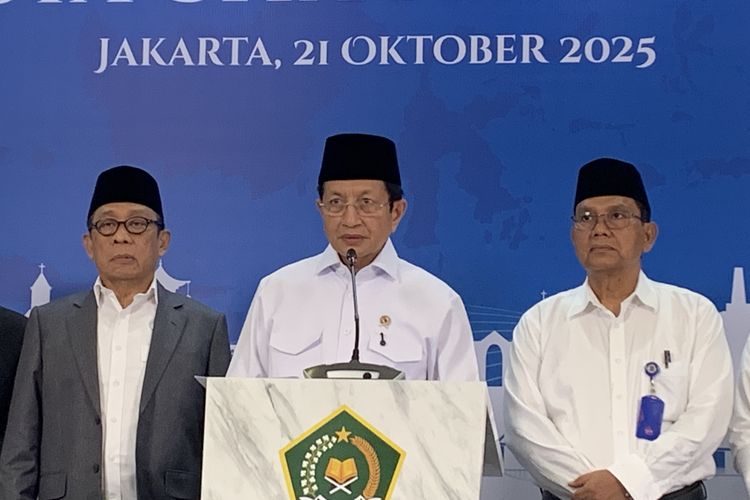Menteri Agama (Menag) Nasaruddin Umar menyampaikan hasil pencapaian Kementerian Agama selama satu tahun pemerintahan Presiden Prabowo Subianto dan Wakil Presiden Gibran Rakabuming Raka dalam konferensi pers refleksi satu tahun perjalanan Kemenag mengawal Asta Cita, di Kantor Kemenag, Jakarta Pusat, Selasa (21/10/2025).