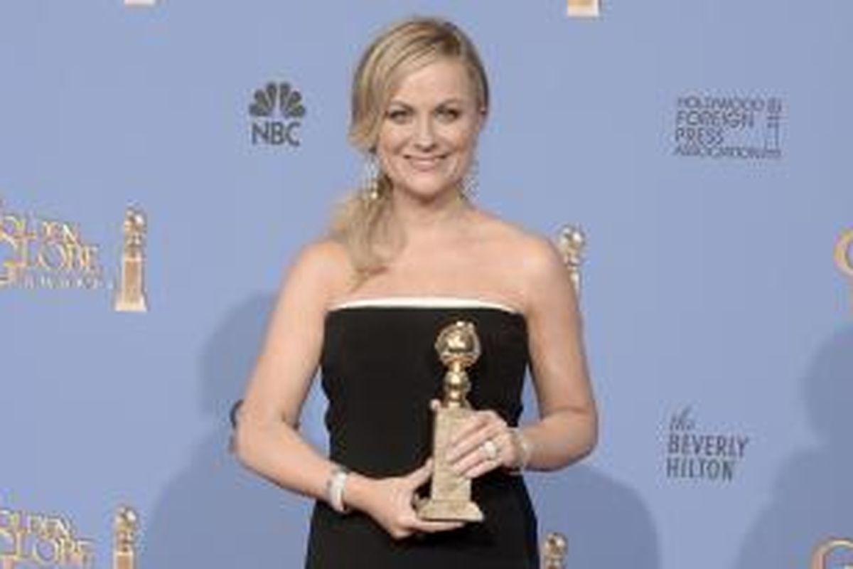 Aktris Amy Poehler meraih trofi dalam Golden Globe Awards 2014 untuk kategori Best Actress in a Television Series - Musical or Comedy atas aktingnya dalam seri televisi Parks and Recreation. Golden Globe Awards 2014 atau yang ke-71 diadakan di The Beverly Hilton, Beverly Hills, California, AS, 12 Januari 2014 waktu setempat.