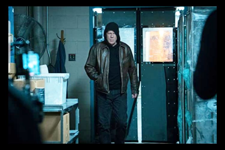 Bruce Willis berperan sebagai dokter Paul Karsey  dalam film Death Wish (2018)