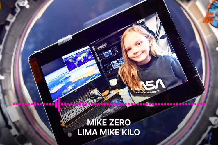 Bocah 8 tahun asal Inggris Isabella Payne berhasil terhubung dengan astronot di luar angkasa dengan radio amatir ayahnya