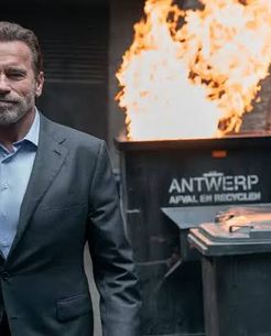 Arnold Schwarzenegger Kenang Titik Balik Hidup Saat Terima Gelar Doktor Kehormatan