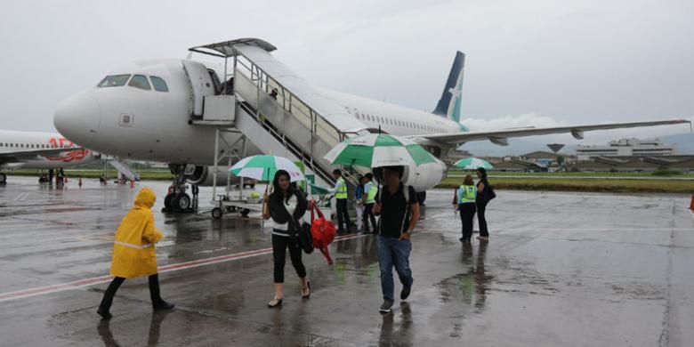 Pesawat Silk Air di Bandara Husein Sastranegara Bandung, Jawa Barat, Kamis (9/2/2017).