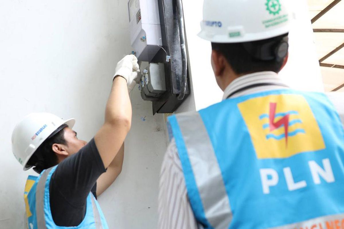 Biaya pasang listrik baru PLN pelanggan prabayar dan pascabayar.
