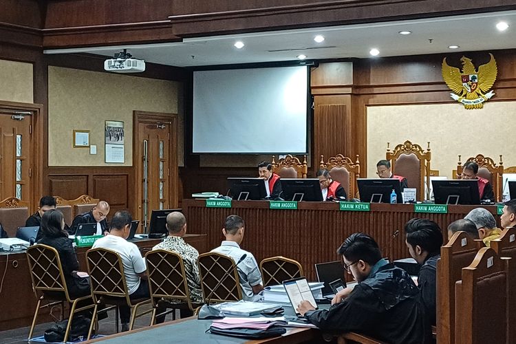 Foto : Dalam Sidang, Eks Kapolda Babel Disebut Minta PT RBT Bantu ...