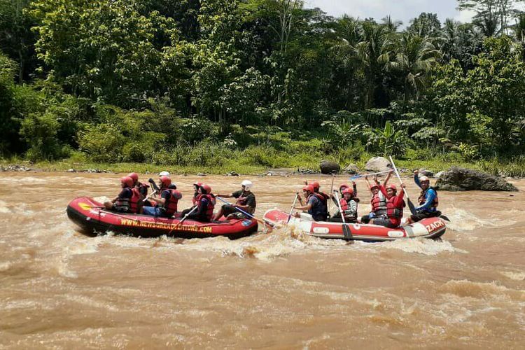 arung jeram Sungai Citanduy di Kabupaten Ciamis Jawa Barat