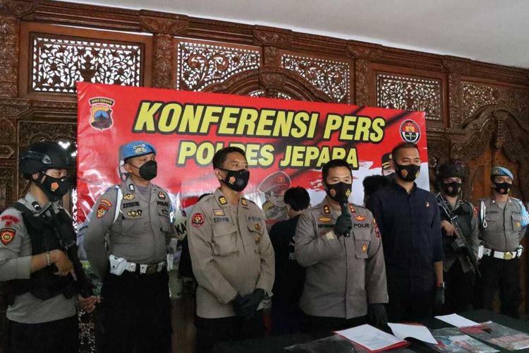 Jumpa pers kasus sindikat pembobol ATM lintas Provinsi di Mapolres Jepara, Kamis (27/1/2022).