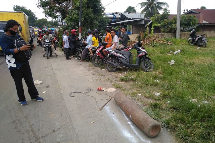 Tabung gas/oksigen ini terlempar hingga sekitar 20meter dari lokasi kejadian ledakan tabung gas/oksigen di bengkel las KM 29 Jalan Teuku Amir Hamzah, Kecamatan Hamparan Perak, Tandam Hulu II, Deli Serdang, Kamis (27/8/2020) sekitar pukul 10.00 WIB. Ledakan ini menewaskan 4 orang pekerja dan melukai sejumlah orang serta mengakibatkan kerusakan bengkel, rumah dan mobil.