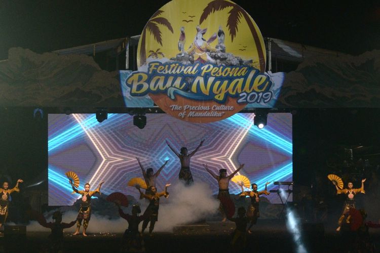 Festival Pesona Bau Nyale 2020 diselenggarakan di Pantai Tanjung Aan Pengembur, Sengkol,  Lombok Tengah, Nusa Tenggara Barat pada 9-15 Februari 2020. 