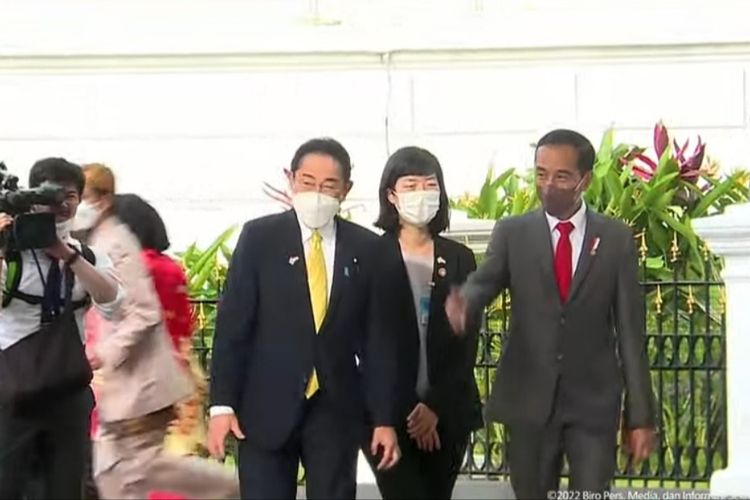 Presiden Joko Widodo saat menerima kunjungan Perdana Menteri (PM) Jepang Fumio Kishida di Istana Kepresidenan Bogor pada Jumat (28/4/2022).