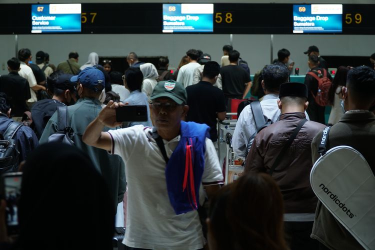 Abu Vulkanik Anak Krakatau Ganggu 2.300 Penerbangan, Kemenhub Siapkan 6 Bandara Alternatif