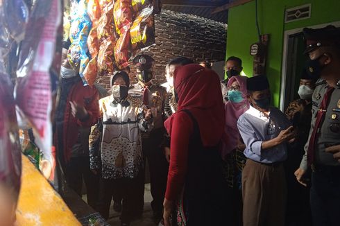 Mensos Risma Beri Modal Dagang kepada Orangtua Pasien Kista Otak di Lampung