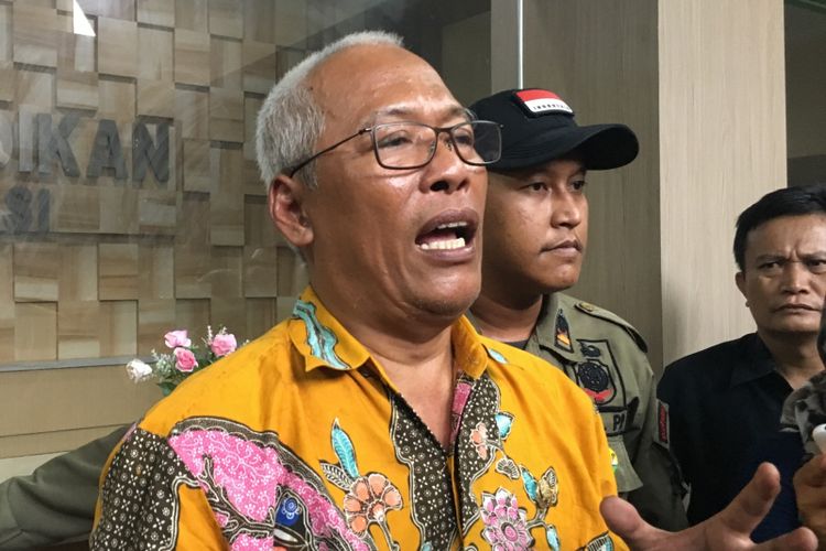 Kepala Dinas Pendidikan Kota Bekasi, Ali Fauzi saat ditemui di Dinas Pendidikan Kota Bekasi, Kamis (6/7/2017).
