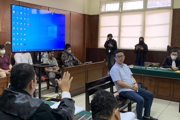 Jimmy Santoso, teman dari Nicholas Sean, kembali bersaksi dalam sidang dugaan pencemaran nama baik dengan terdakwa Ayu Thalia di Pengadilan Negeri (PN), Jakarta Utara, Kamis (7/7/2022).