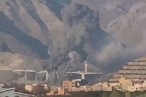 Usai Ancaman “Zaman Batu” Trump, AS Runtuhkan Jembatan Strategis Iran