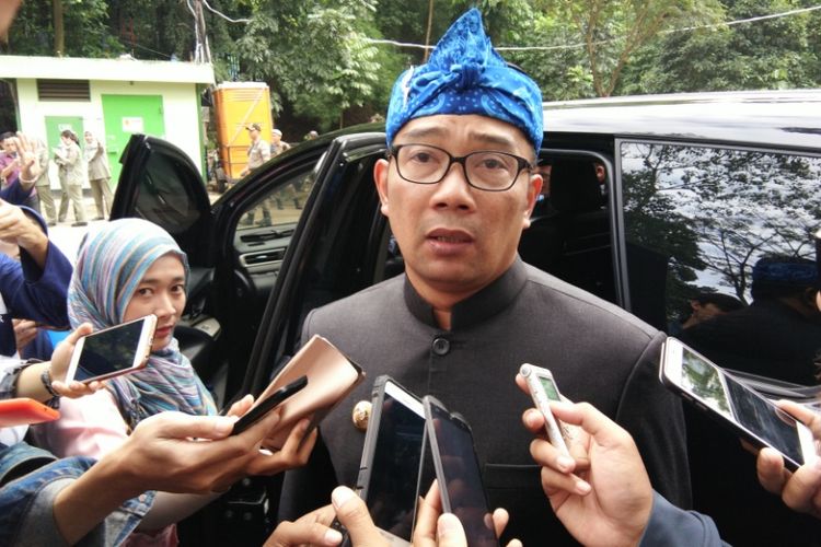 Wali Kota Bandung Ridwan Kamil saat diwawancarai usai meresmikan forest walk Babakan Siliwangi, Rabu (17/1/2018).