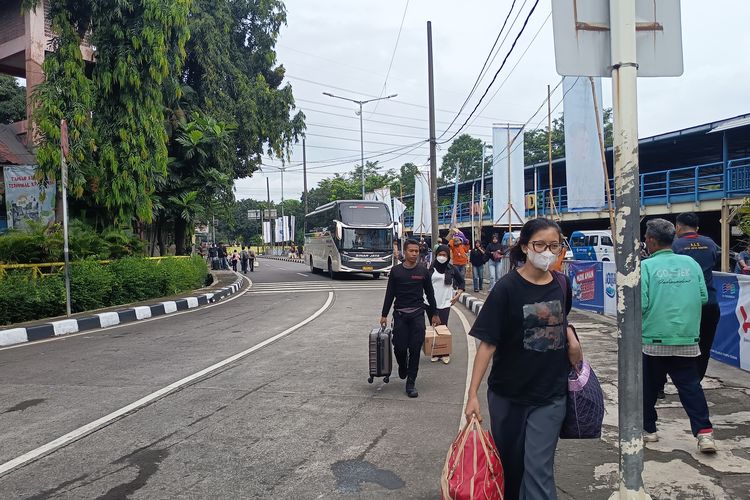 Arus Balik di Terminal Kampung Rambutan, Penumpang Keluhkan Macet di Perjalanan