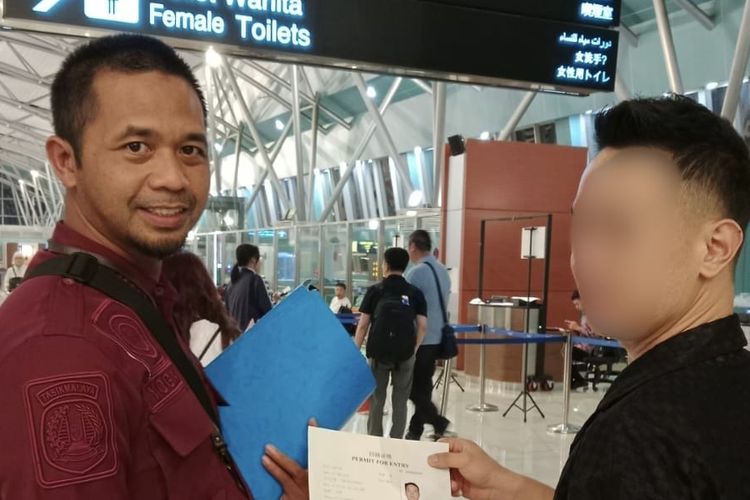 Deportasi WN China berinisial XB ke negaranya melalui Bandara Internasional
Soekarno Hatta pada Senin (06/05/2024).