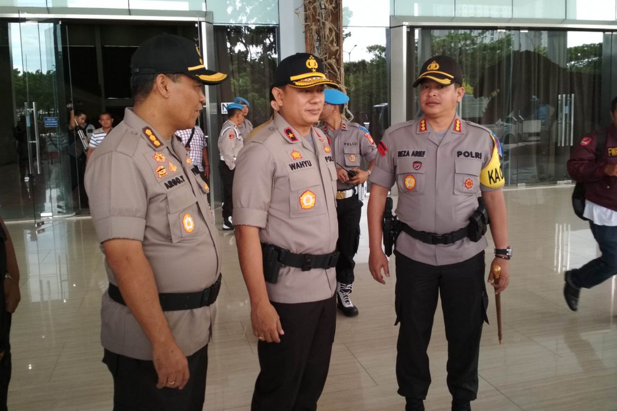 Wakapolda Metro Jaya Memberi Keterangan Kepada Media Mengenai Pengamanan Kawasan Ancol, Jakarta Utara di Malam Pergantian Tahun