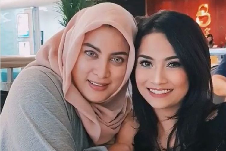 Artis Jane Shalimar dan Vanessa Angel.