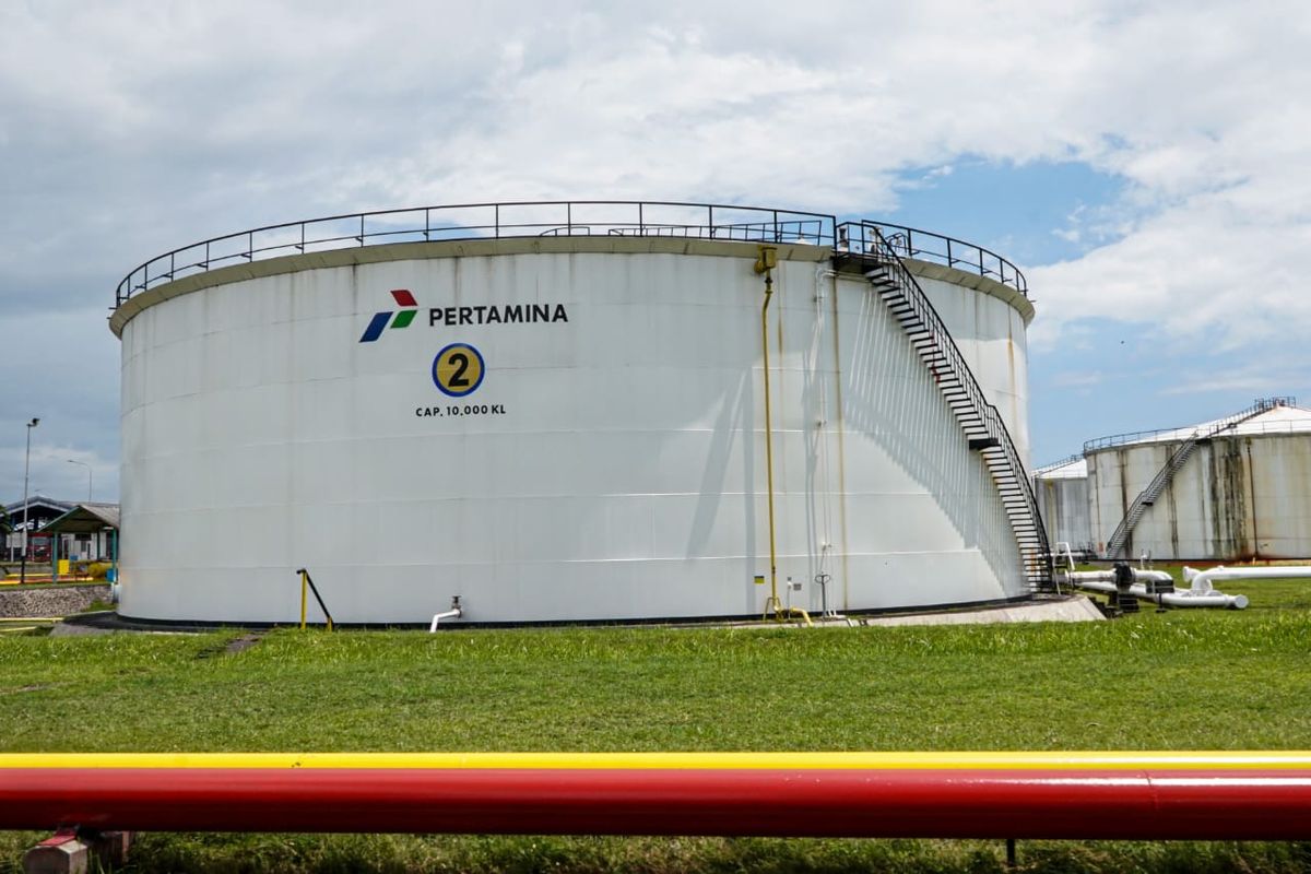 Pertamina memastikan pasokan BBM ke Bengkulu tetap aman meski terjadi pendangkalan alur di Pelabuhan Pulau Baai.