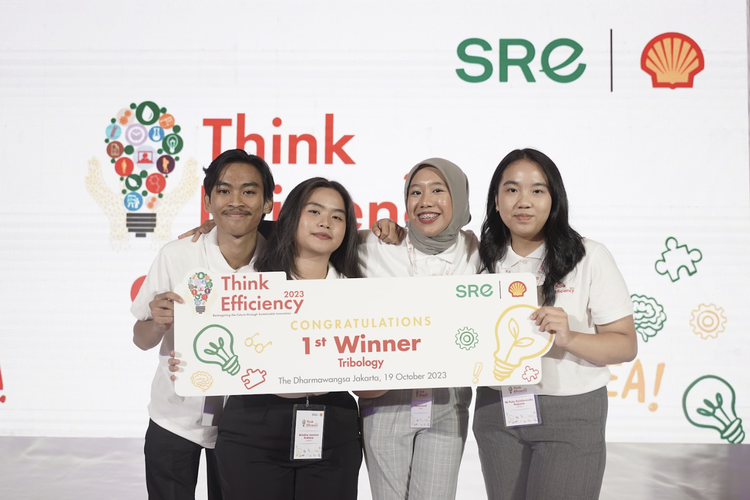 Lubritech terpilih sebagai Pemenang Utama 1 Kategori Tribologi pada kompetisi Shell Think Efficiency 2023 dan berhak mendapatkan total hadiah jutaan rupiah, kesempatan mentoring dengan tim Shell Indonesia, dan mengunjungi Pusat Research & Development Shell Technology Center di Shanghai, China.
