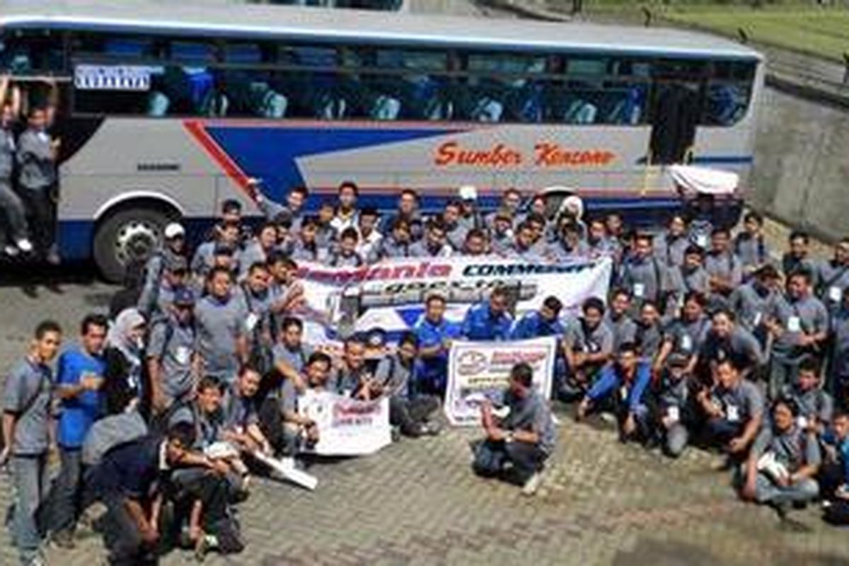 Kunjungan Komunitas Bismania ke PO Sumber Kencono