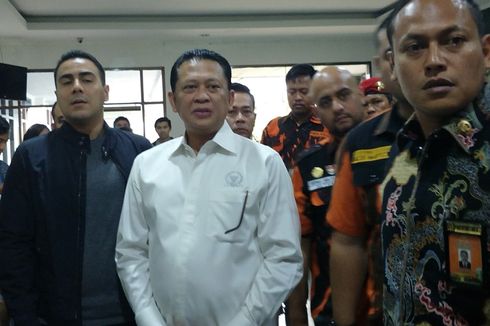 Ketua DPR Besuk Mahasiswa Al Azhar yang Alami Luka Serius Saat Demo di DPR