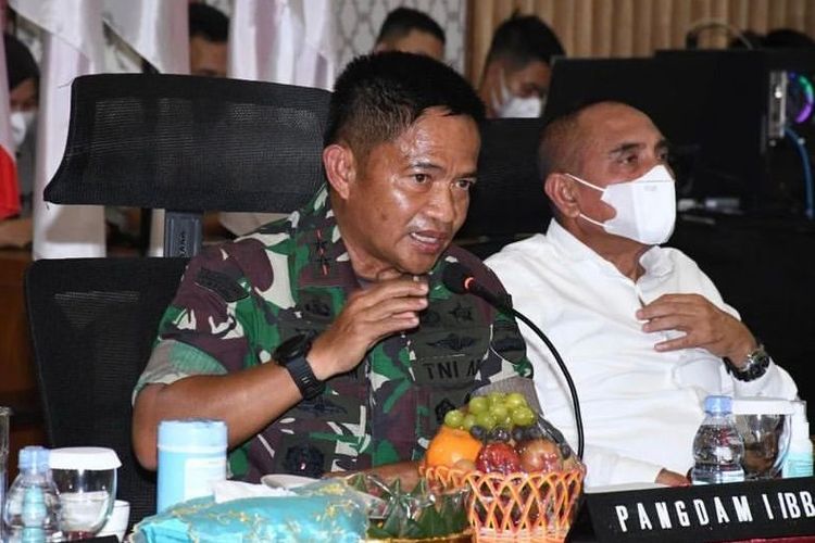 Hasanuddin ketika masih menjabat Pangdam I/Bukit Barisan dengan pangkat mayor jenderal.