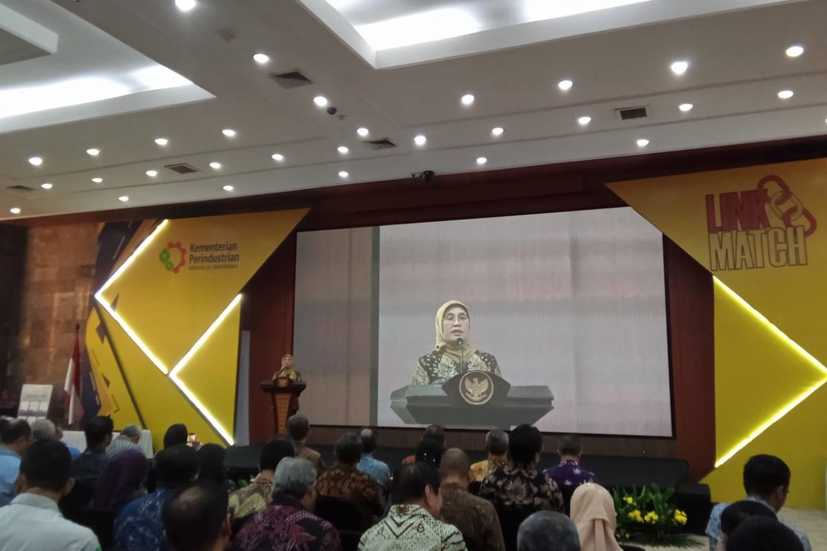 Direktur Jenderal Industri Kecil, Menengah dan Aneka, Reni Yanita saat pembukaan acara, Rabu (29/11/2023).