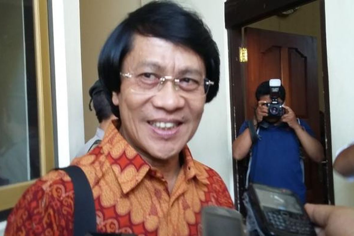 Seto Mulyadi saat di PN Denpasar. 